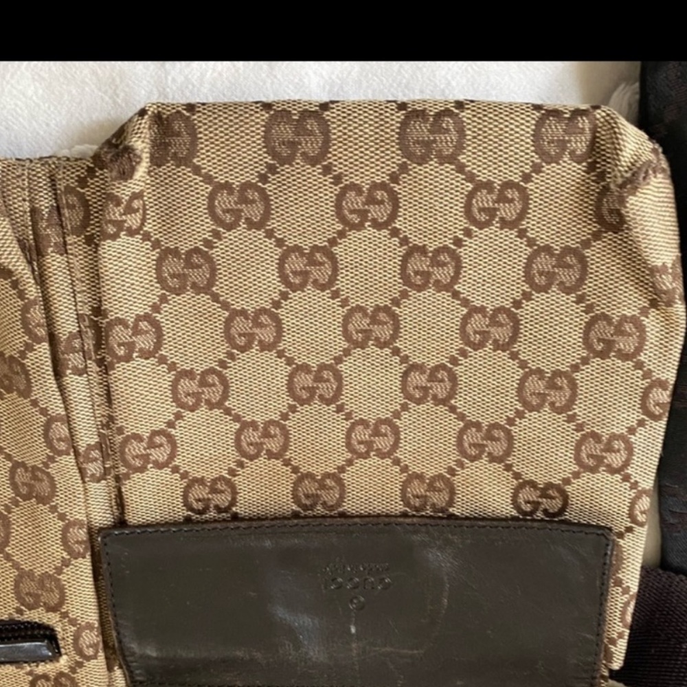 Gucci Beige Monogram Crossbody Bag - Picture 5 of 12